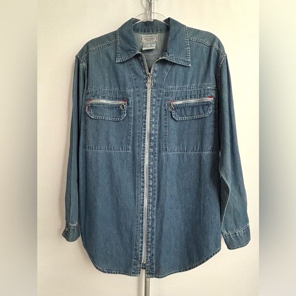 VTG 90’s Chambray AT LAST Oversized Denim Zip Front Shirt w Pearl Snaps - Size L - Picture 10 of 10
